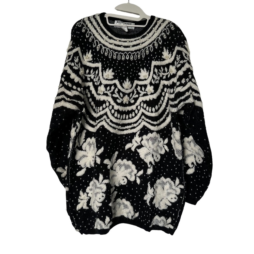 VtG Kitty Hawk by Vivian Wang Black & White‎ Floral Pearl Embellished Top Large